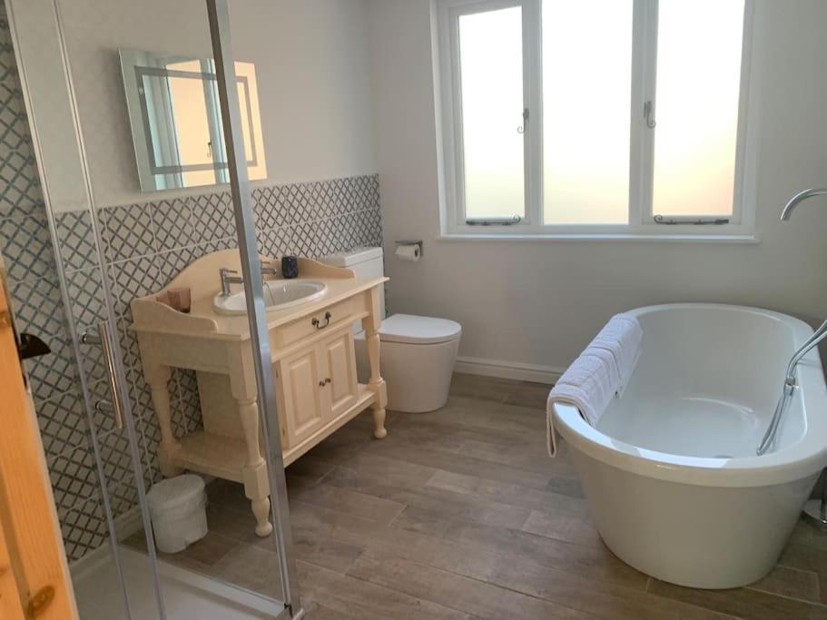 Cottage With Outstanding Views Velindre  Luaran gambar