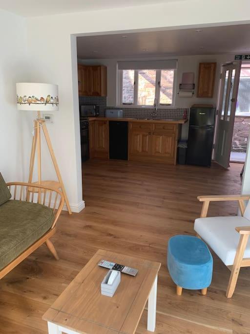 Cottage With Outstanding Views Velindre  Luaran gambar